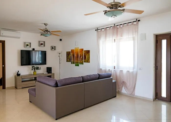 Clara * אלברובלו